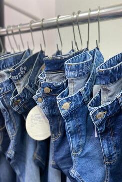 JEAN